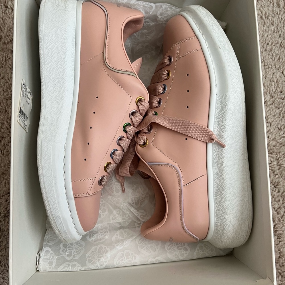 Alexander McQueen Oversized Sneaker ‘Shell’